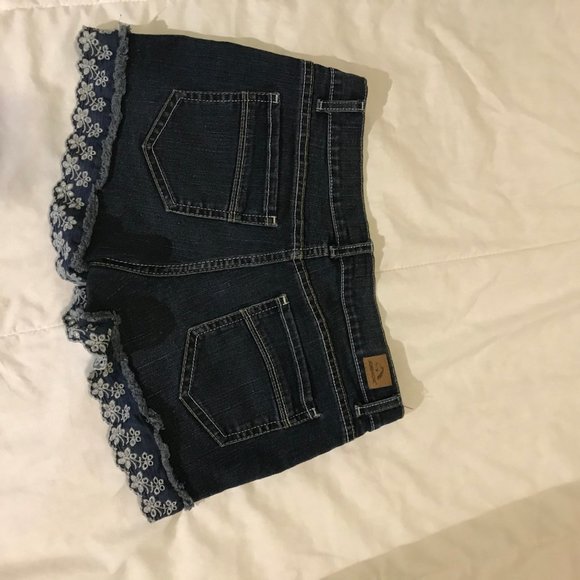 Shorts - Picture 3 of 5